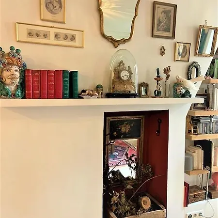 Charming Flat In The Marais Paris