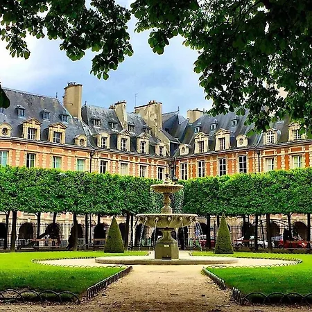 Charming Flat In The Marais *