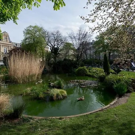 Charming Flat In The Marais Paris